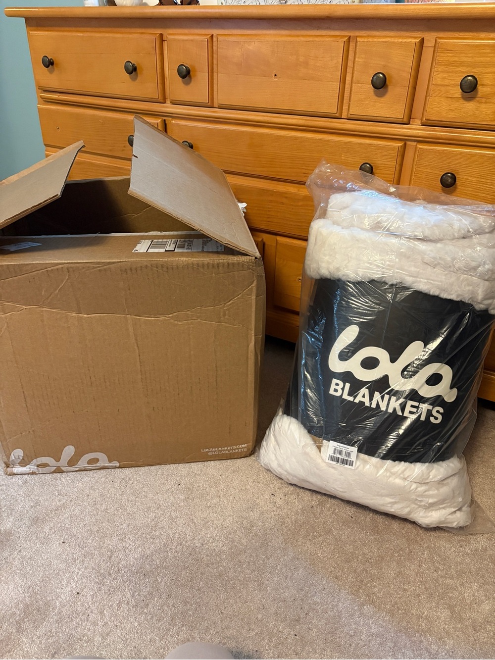 Lola in Creamy Cloud - original blanket - size XL (NEW) - Picture 3 of 5